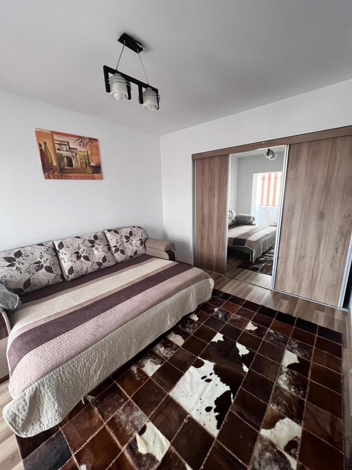 Chindia Apartament Targoviste Exteriér fotografie